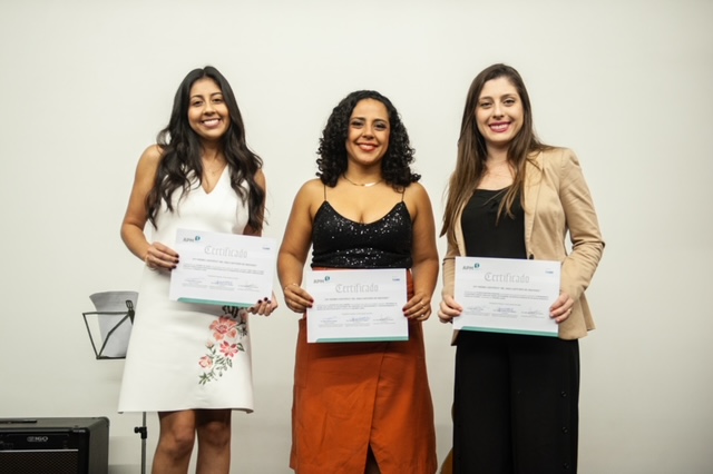Vencedoras do Prêmio Científico Dr. Odilo Antunes de Siqueira:Izadora de Souza, Giovana da Silva Leandro e Patricia Monteiro Seraphim